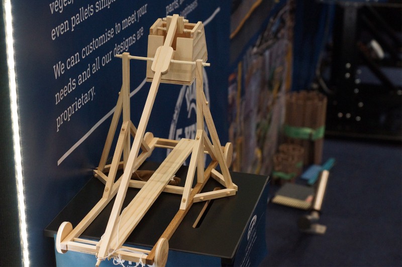 Dyno Southmach 17 Full Stand Prize Trebuchet
